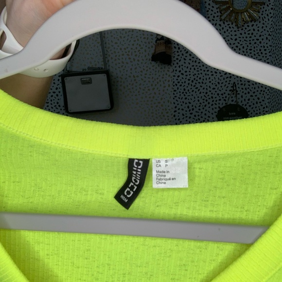 Neon crop top - Picture 9 of 9